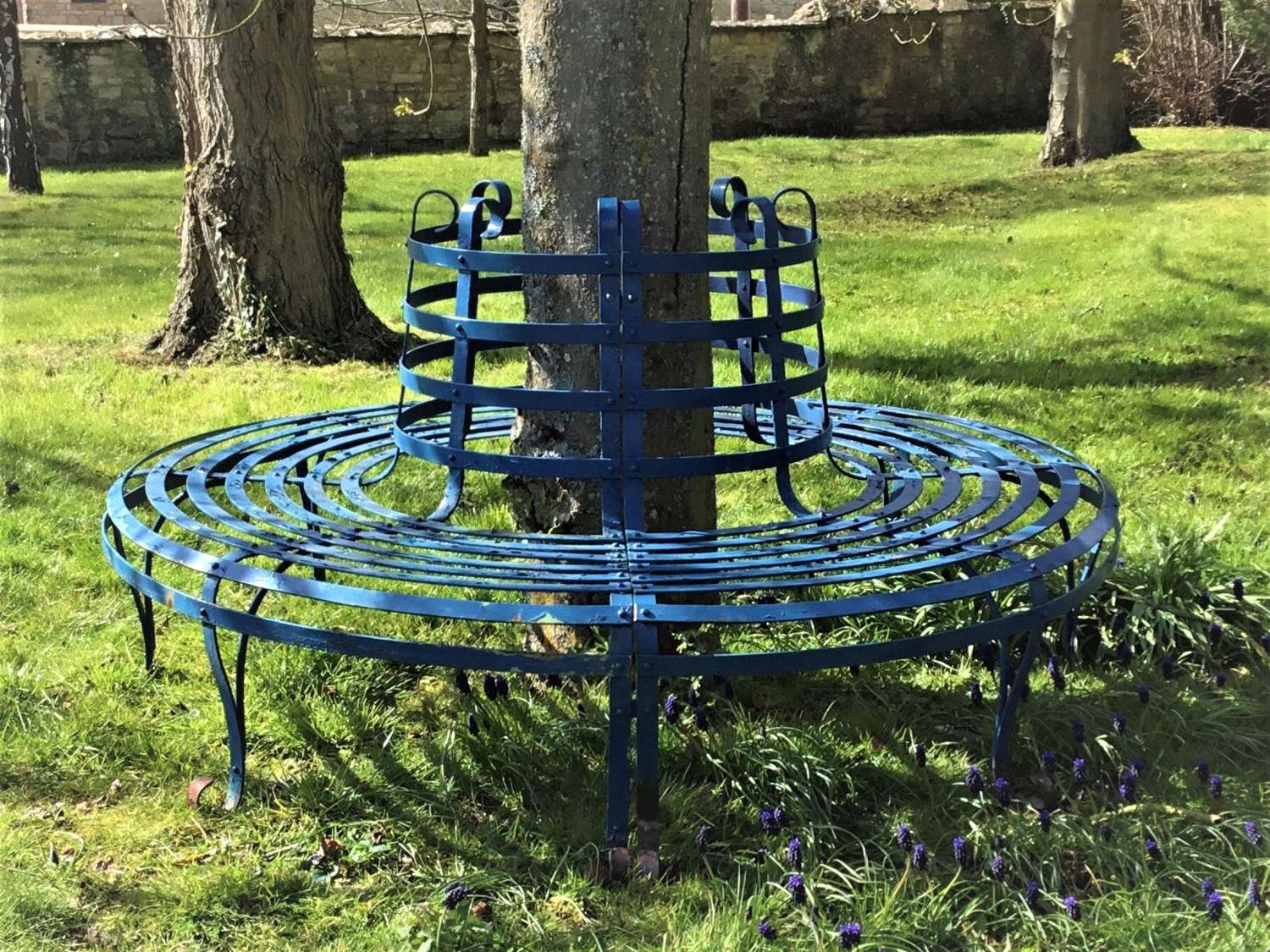 Late C19th large wrought iron tree seat