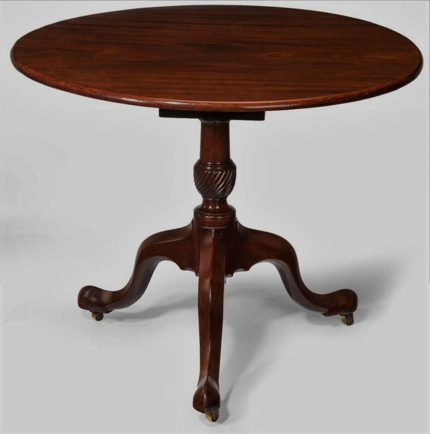 Good George III mahogany tripod supper table / centre table