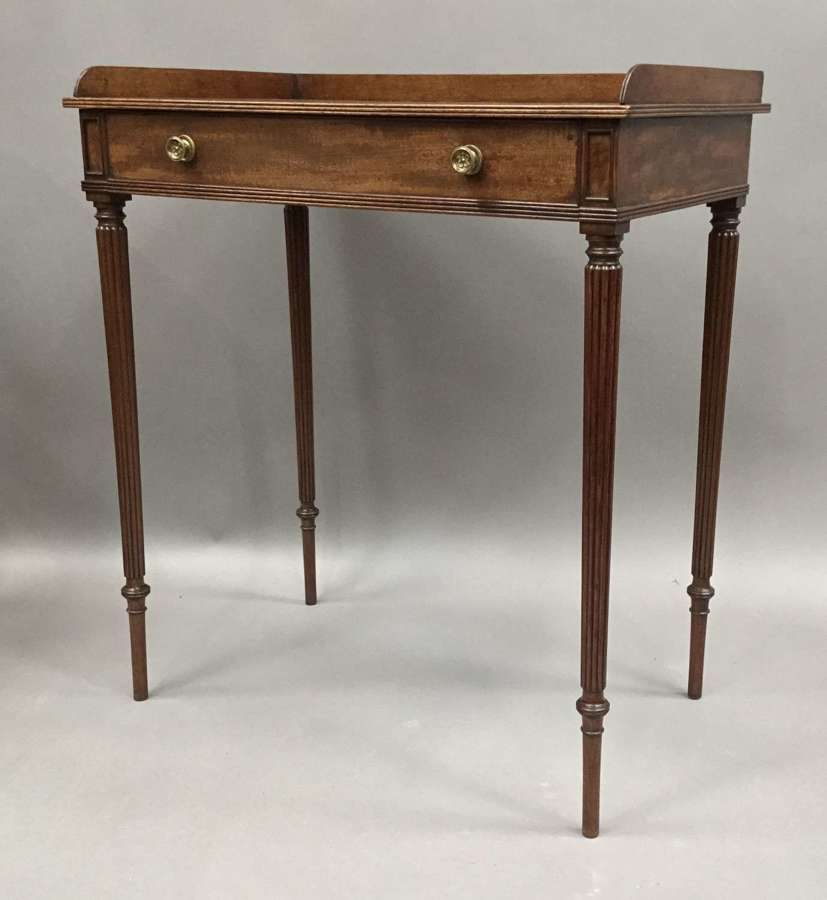 Fine Regency Gillows mahogany side table