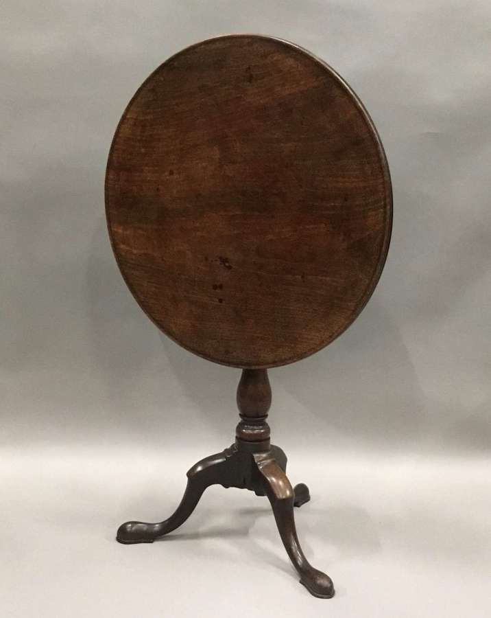 Good Georgian mahogany tripod table
