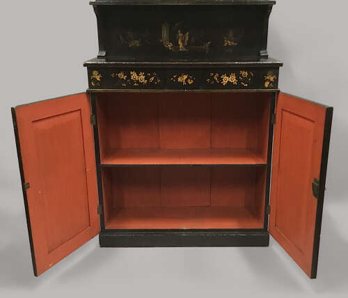 Good Regency Chinoiserie lacquered chiffonier / side cabinet
