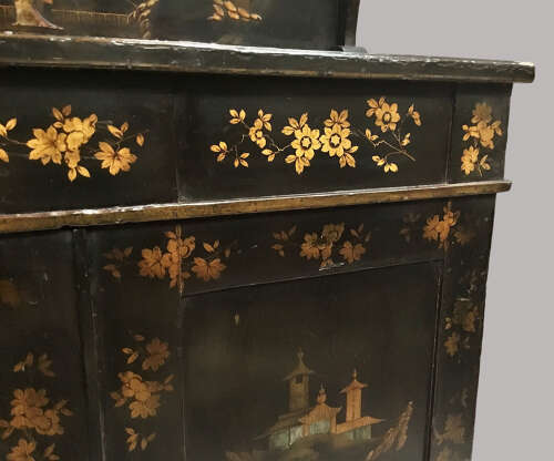 Good Regency Chinoiserie lacquered chiffonier / side cabinet