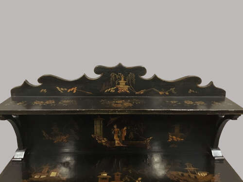 Good Regency Chinoiserie lacquered chiffonier / side cabinet