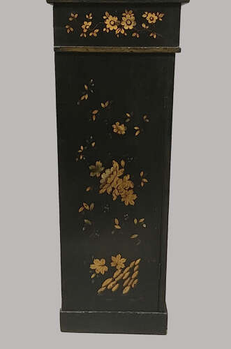 Good Regency Chinoiserie lacquered chiffonier / side cabinet