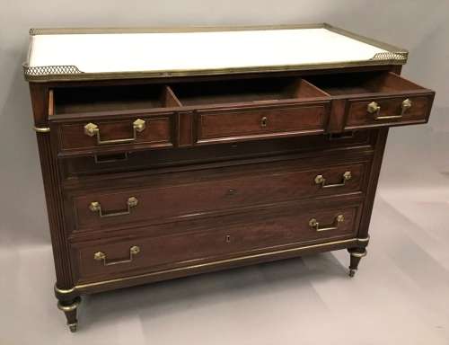 Late C18th Louis XVI neoclassical figured mahogany commode