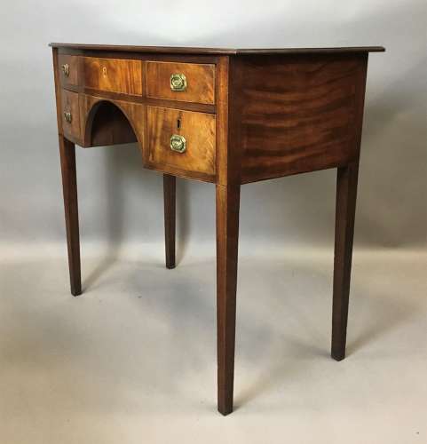 George III Hepplewhite mahogany dressing table / side table