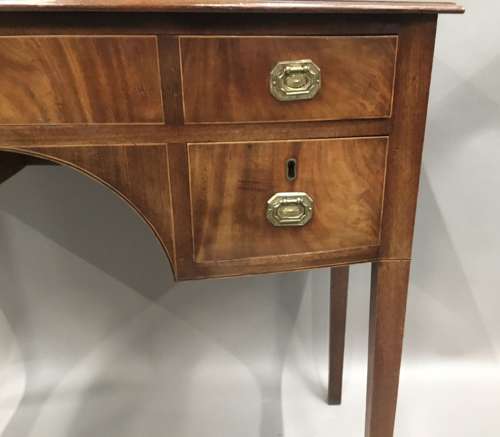 George III Hepplewhite mahogany dressing table / side table