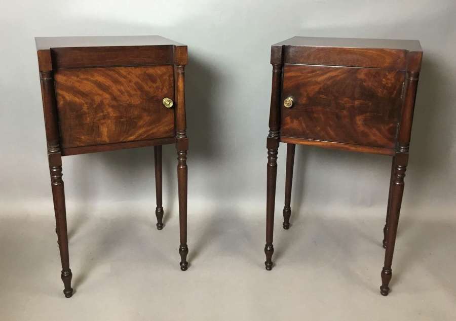 Superb Regency pair of mahogany bedside cabinets / cupboards