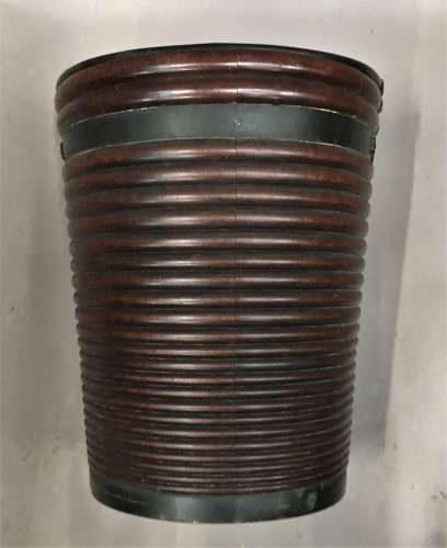 Good large C18th Irish mahogany peat bucket