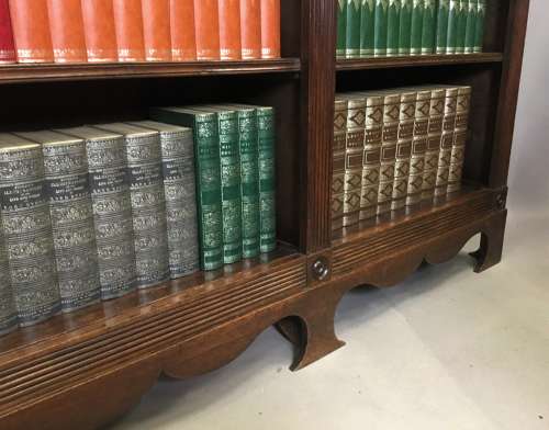 Handsome Regency 'Country House' mahogany open bookcase
