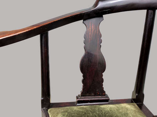 Exceptional C18th Chinese export hardwood corner armchair