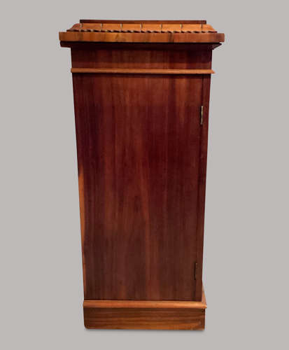 Handsome Regency inverted breakfront bookcase / cabinet