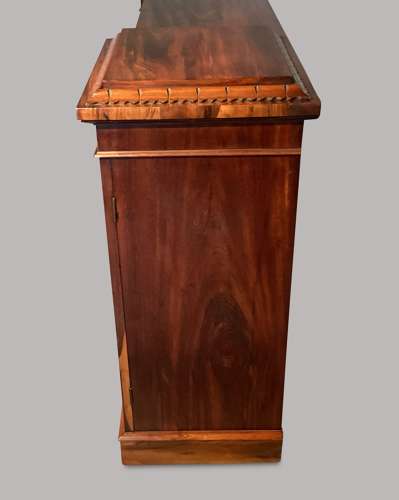 Handsome Regency inverted breakfront bookcase / cabinet