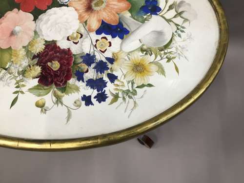 Splendid Regency painted top oval occasional table