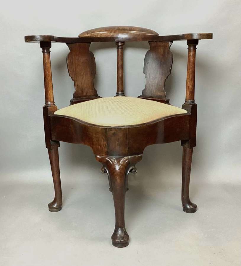 Exceptional George I corner chair