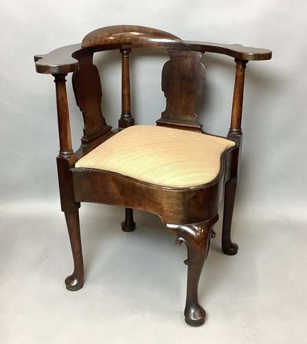 Exceptional George I walnut corner chair