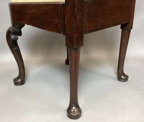 Exceptional George I walnut corner chair