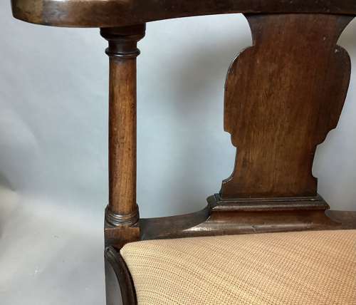 Exceptional George I walnut corner chair
