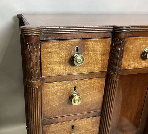 A handsome Regency mahogany dressing table / desk