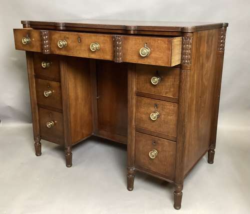 A handsome Regency mahogany dressing table / desk