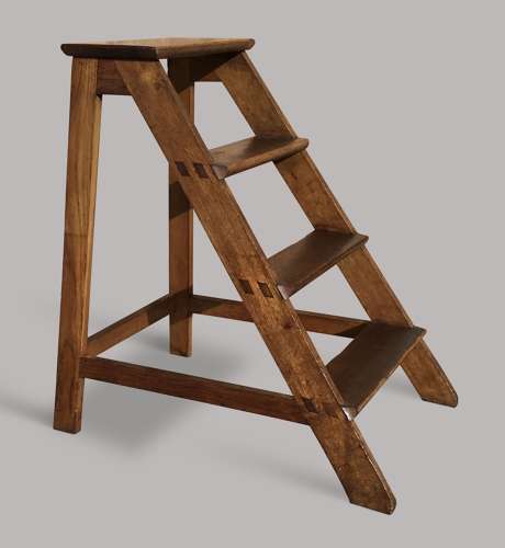 Good C19th set of oak library steps