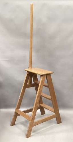 Good quality late C19th golden oak set of library steps