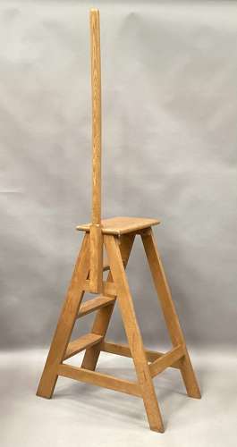 Good quality late C19th golden oak set of library steps