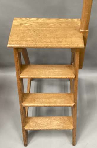 Good quality late C19th golden oak set of library steps
