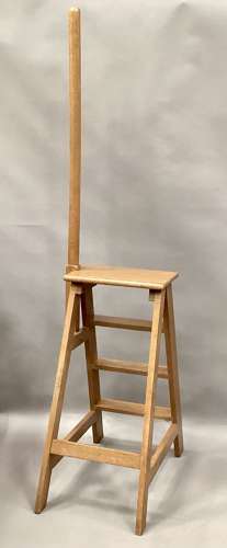 Good quality late C19th golden oak set of library steps