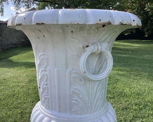 Good large C19th cast iron garden urn