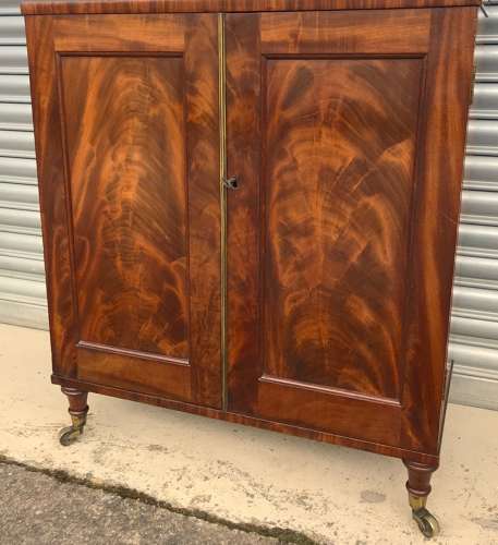 Good Regency figured mahogany collectors side cabinet