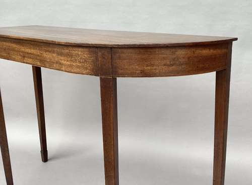 Elegant George III mahogany side table / console table