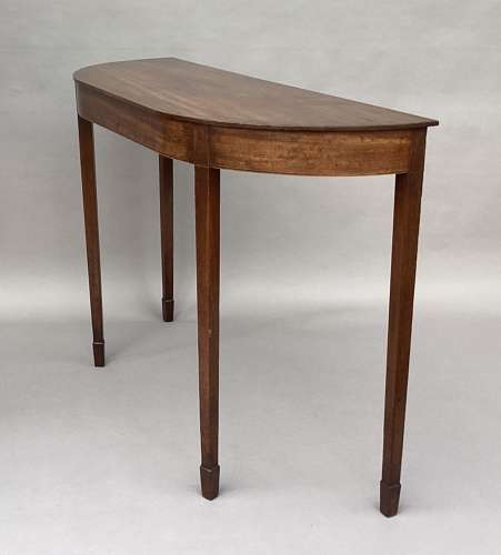 Elegant George III mahogany side table / console table