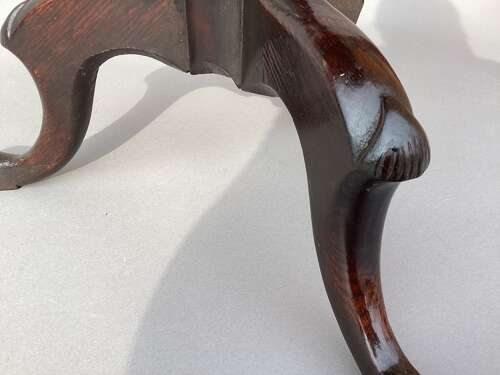 Charming Irish Georgian burr oak tripod wine table