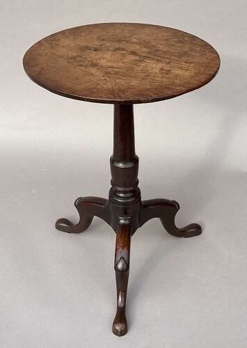 Charming Irish Georgian burr oak tripod wine table
