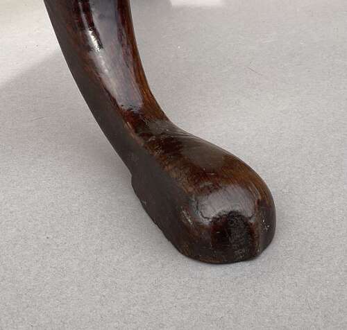 Charming Irish Georgian burr oak tripod wine table
