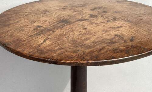 Charming Irish Georgian burr oak tripod wine table