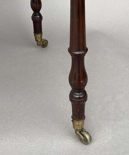 A fine Regency mahogany tapering form etagere / whatnot