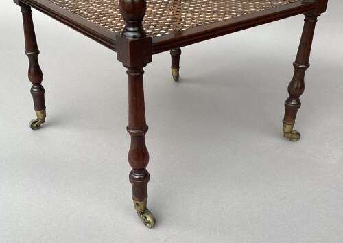 A fine Regency mahogany tapering form etagere / whatnot