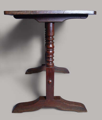 Early C19th mahogany centre table / tavern table